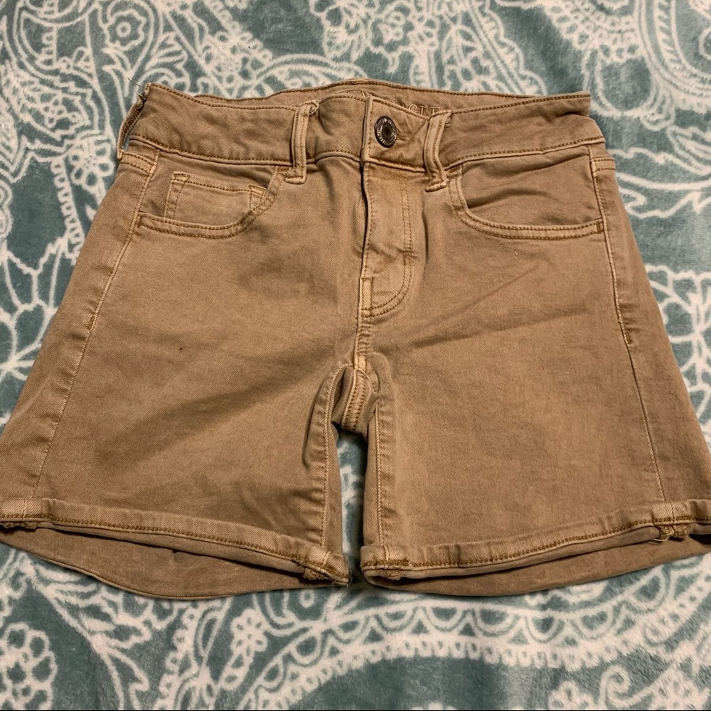 Khaki midi shorts